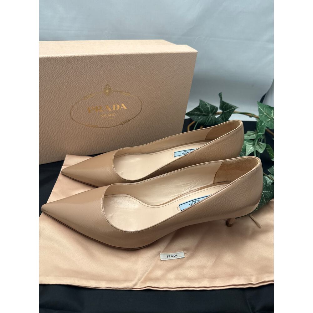 Prada Vernice Saffiano Leather Pumps Beige Pointed Toe Sz 39 - Picture 2 of 8